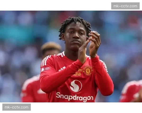 官方:曼联与青训小将梅努完成续约,新合同至2030年 官方:曼联与青训小将梅努完成续约,新合同至2030年