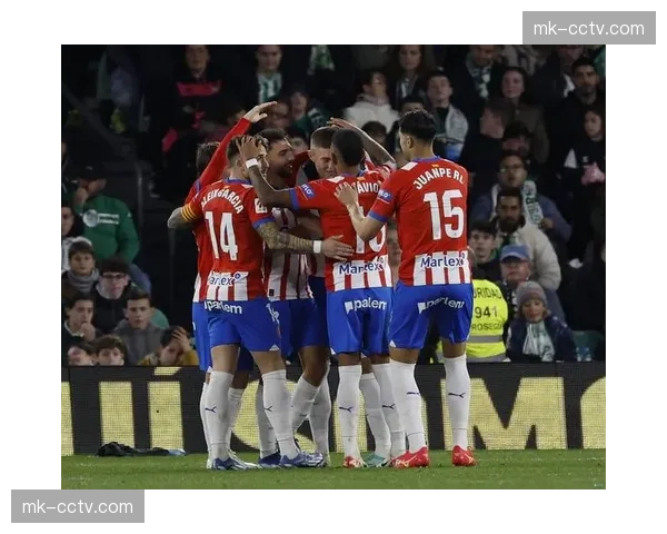 塞维利亚0-0赫罗纳战术复盘：主队极端5-4-1防守阵型成功限制联赛领头羊